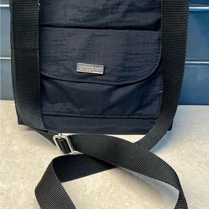 Baggallini Crossbody Bag Black Nylon Softshell Outer Pocket Travel purse CLEAN